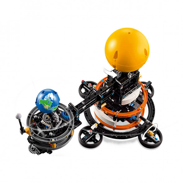 Конструктор LEGO Technic 42179 Планета Земля и Луна на орбите в Нальчике