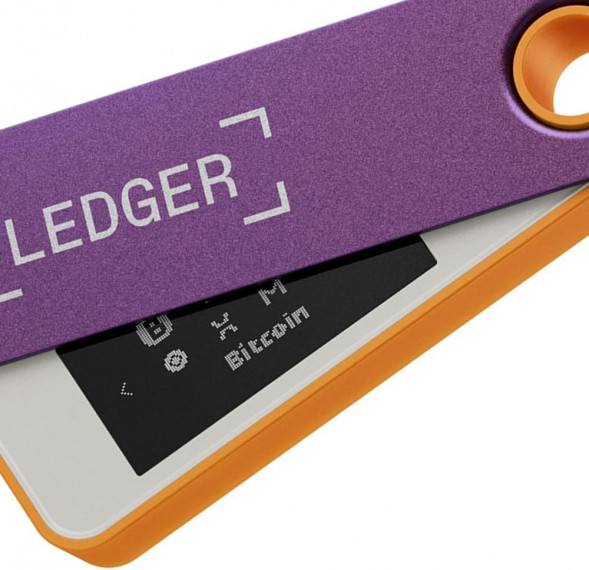 Криптокошелек Ledger Nano S Plus 1 шт., Retro Gaming в Нальчике